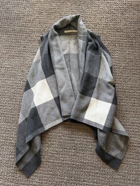 Woolrich Gray and Cream Buffalo Check Knit Plaid Tunic Vest